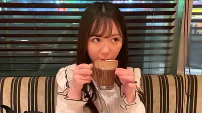 وہ ایک دوست ہے جس کا تعلق یونیورسٹی کے اسی کلب سے تھا۔ اور وہ کلب کی سب سے پرکشش لڑکی ہے۔ یہ جاپانی سیکسی ماحول ہے۔